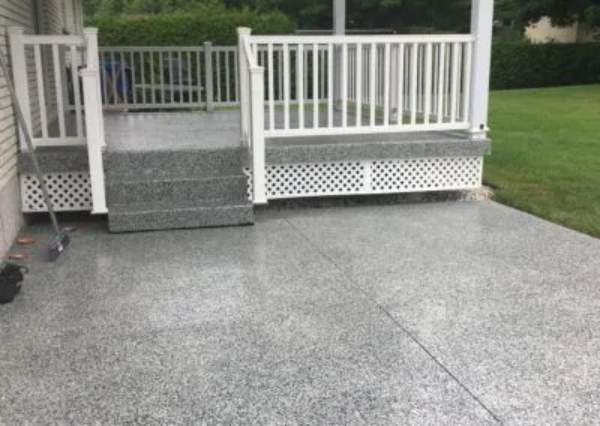 Sol de terrasse rénové Drummondville