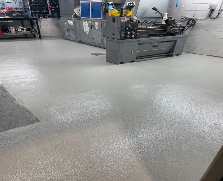 Cementitious polyurethane flooring for factories Drummondville